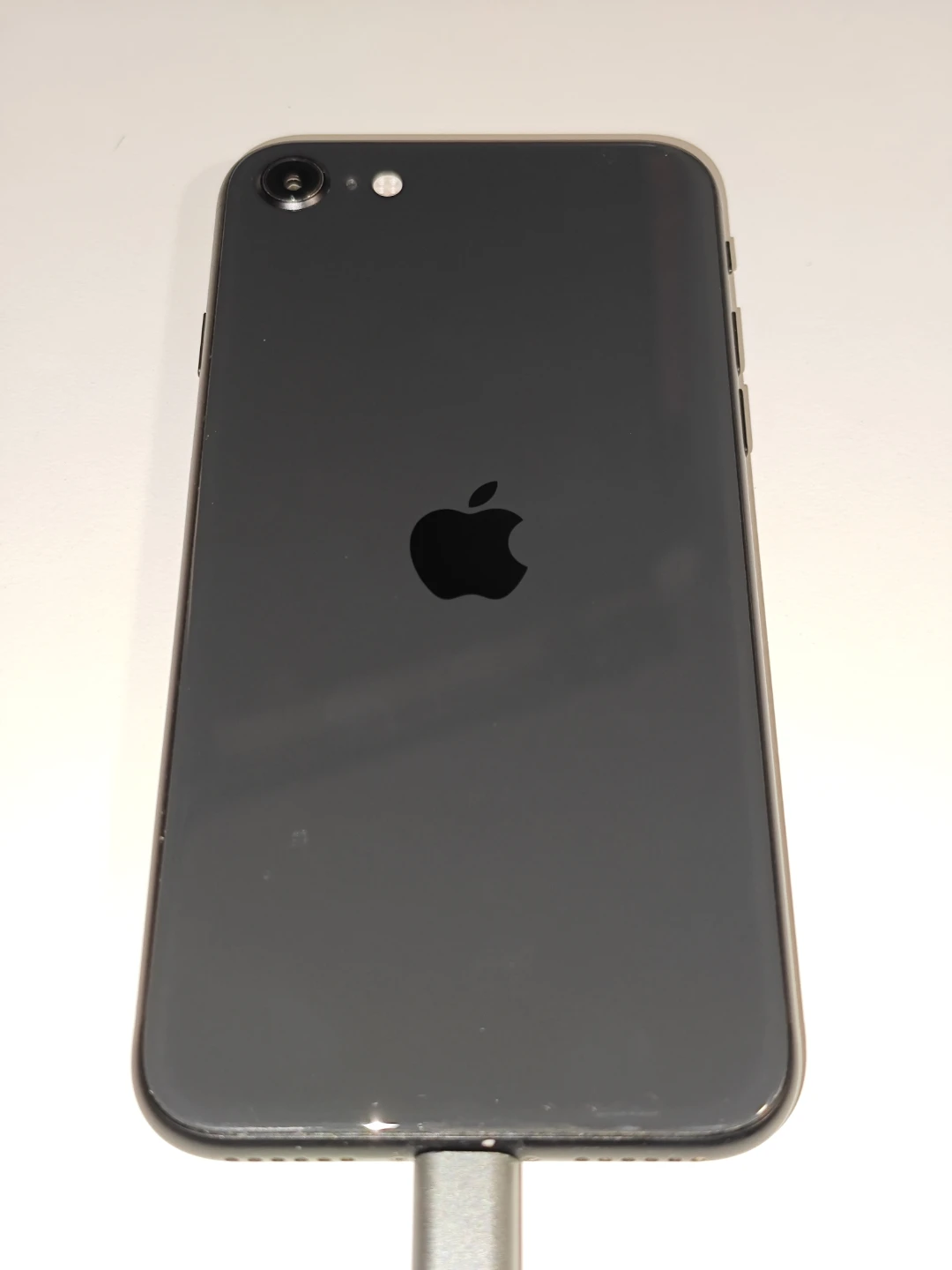 iPhone SE 2nd Generation 64gb - photo 2