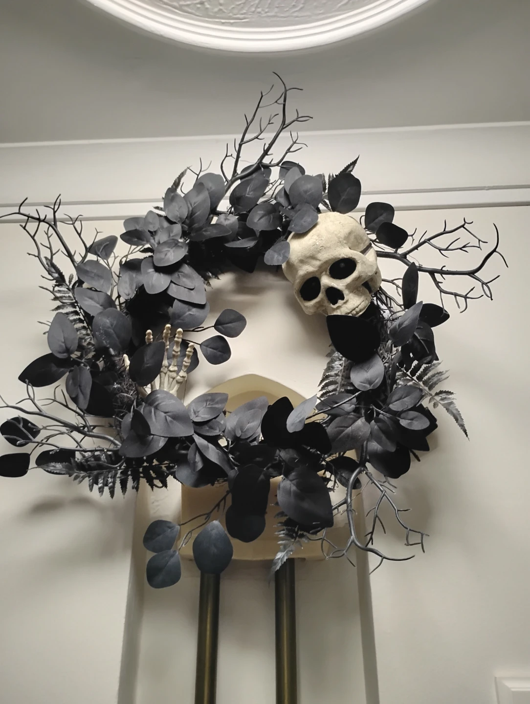 Light-Up Halloween Skull Wreath