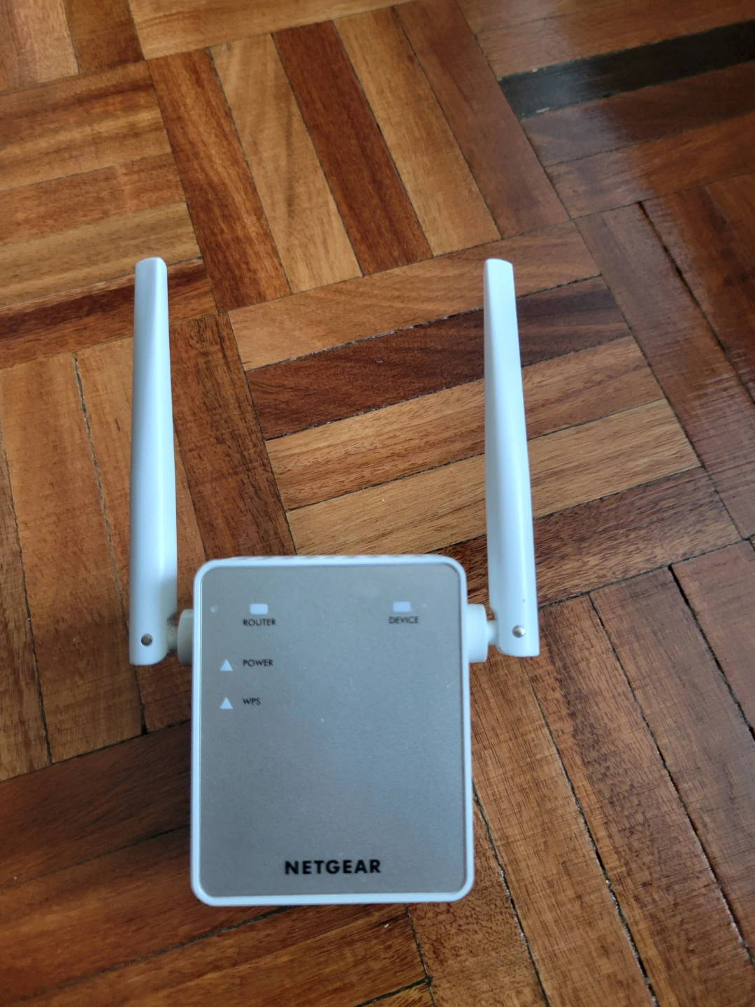 NETGEAR WiFi Range Extender (Boost Your Home Wi-Fi Signal) - photo 2