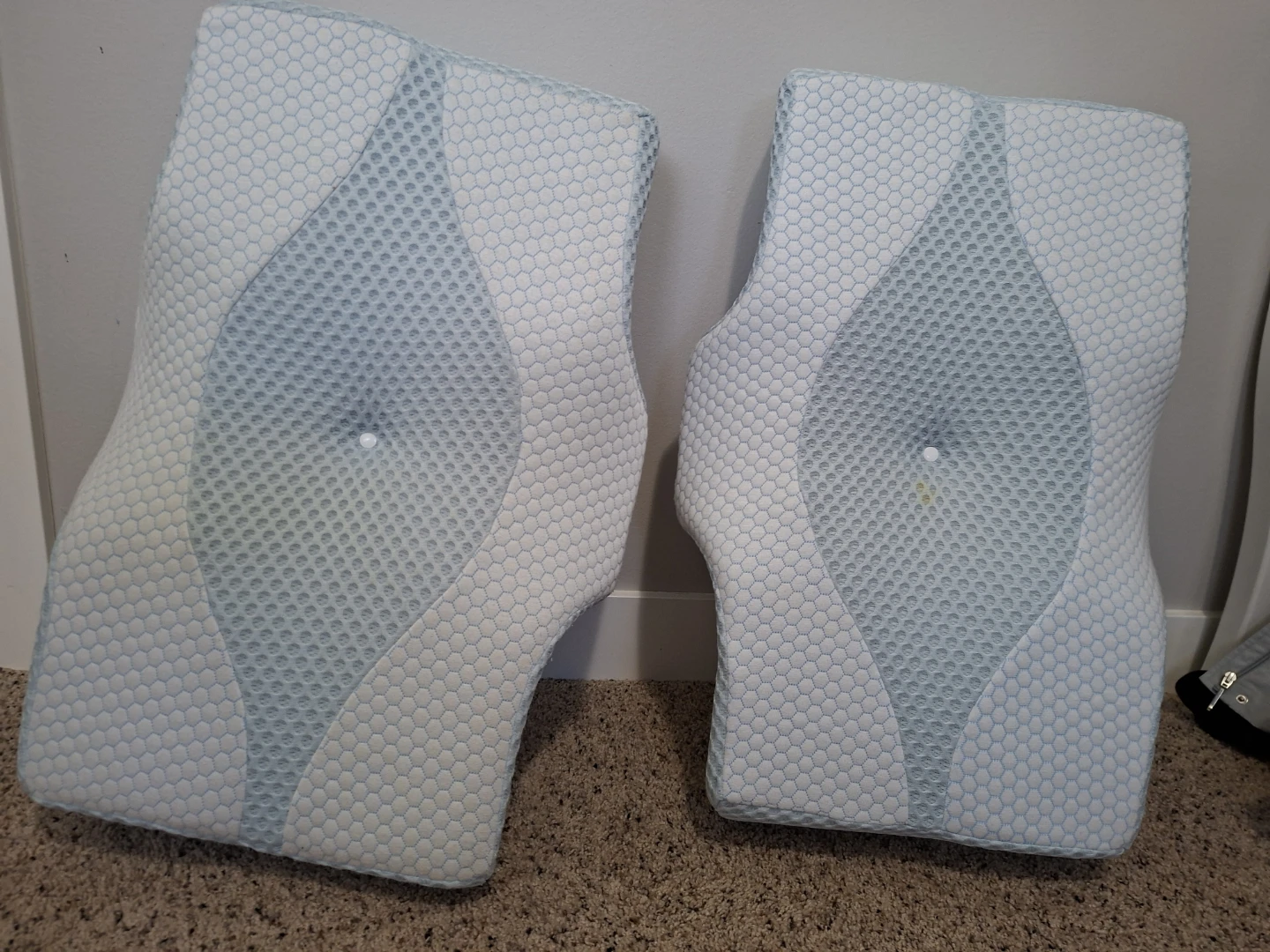 Two Orthopaedic Cooling Pillows - photo 2