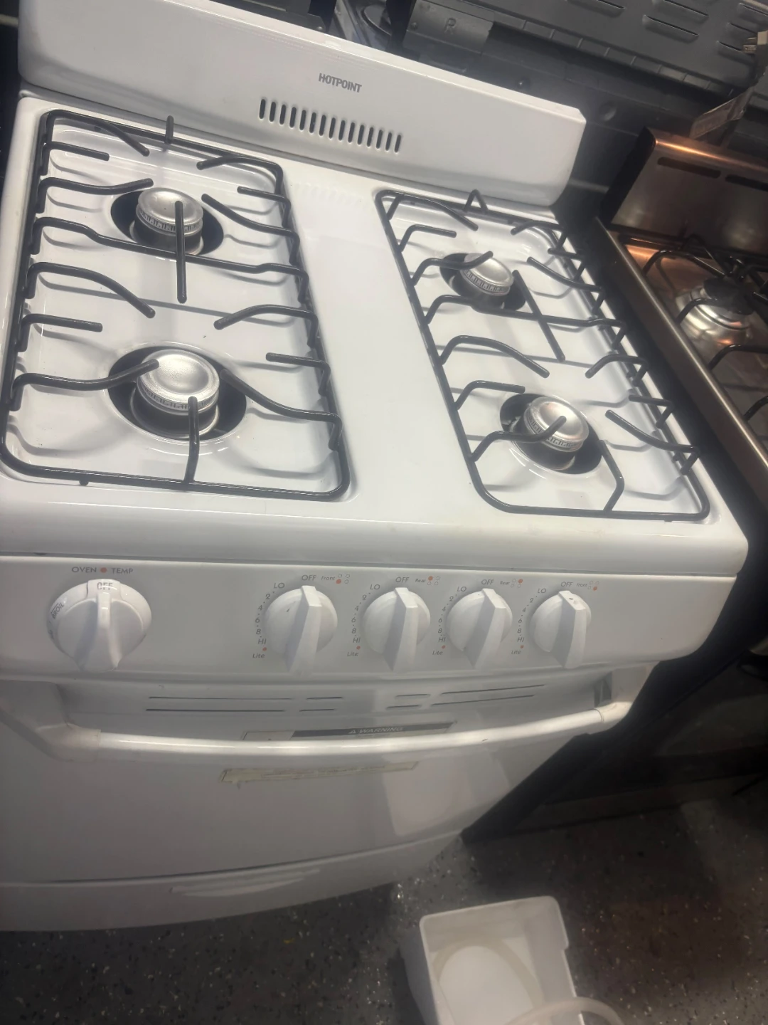 Hotpoint 24in wide Gas Range Stove Oven