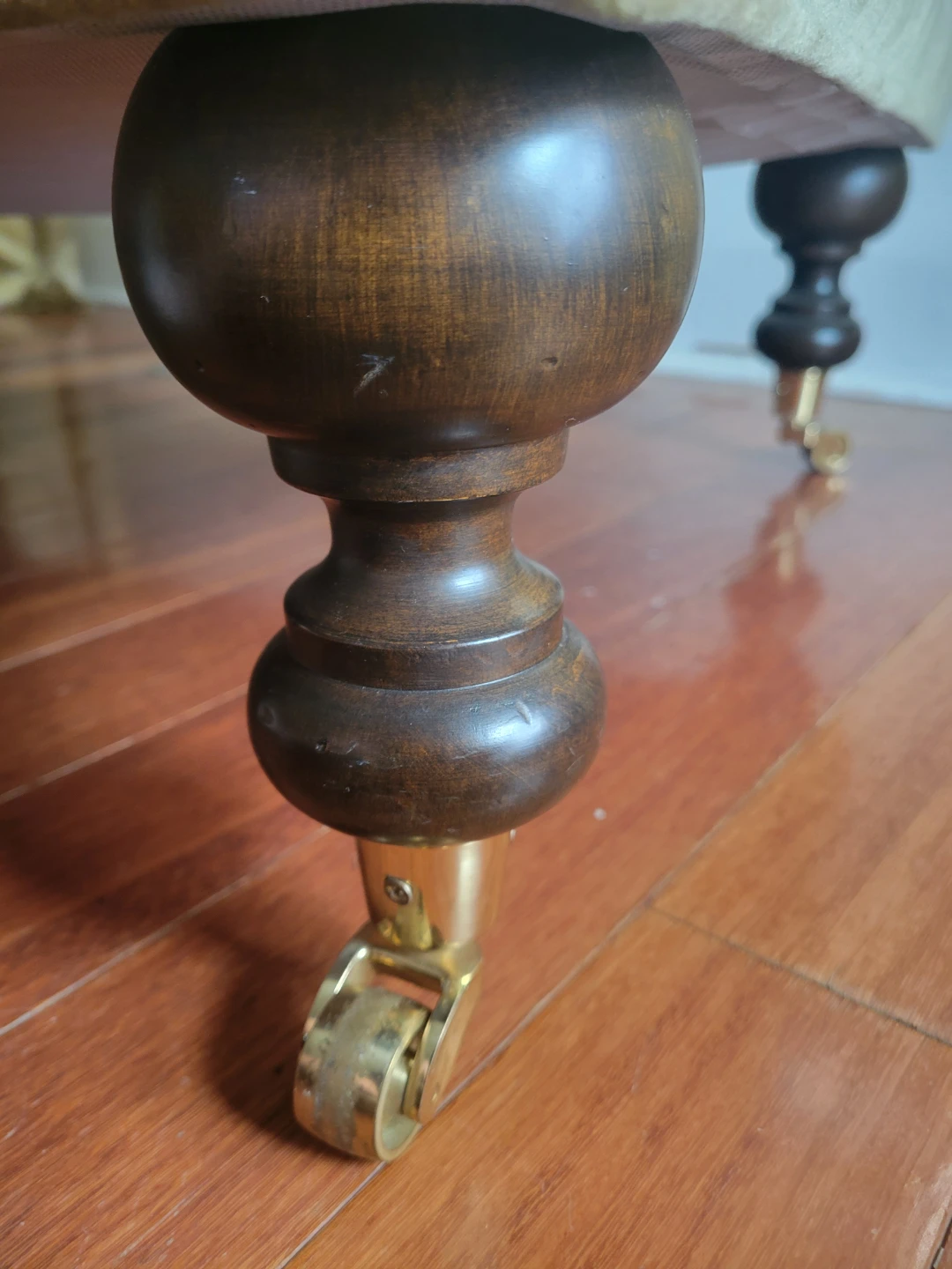 Beautiful Olive Green Velvet Ottoman - photo 4