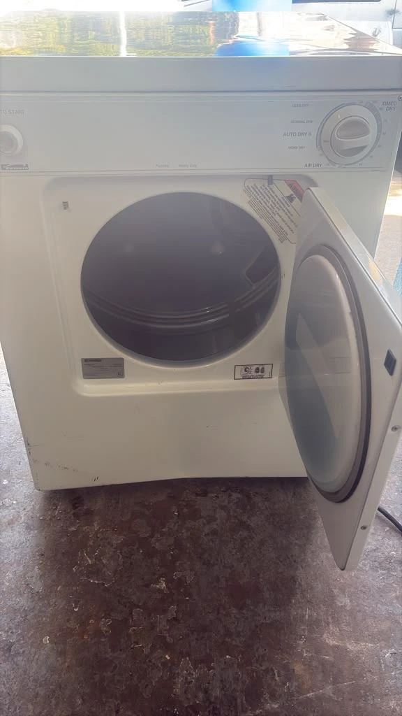 Kenmore Clothes Dryer apartment sized 110 voltage - photo 2