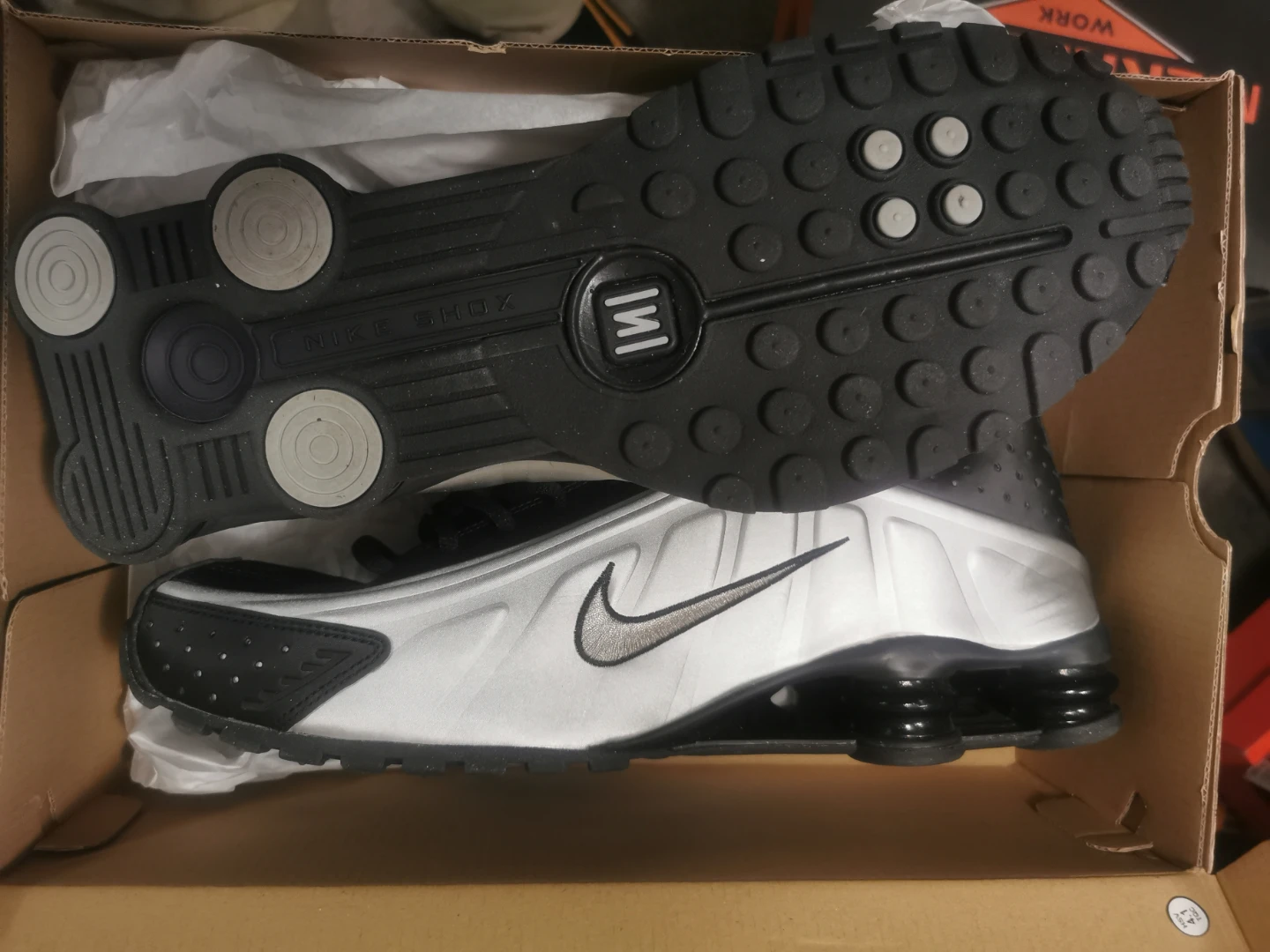 Nike Shox R4 Sneakers 13 - photo 2