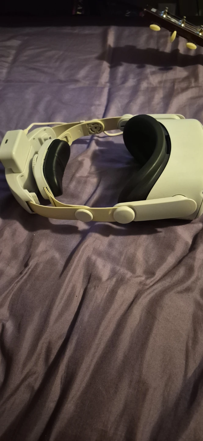 Meta quest 2 with battery headstrap - photo 2