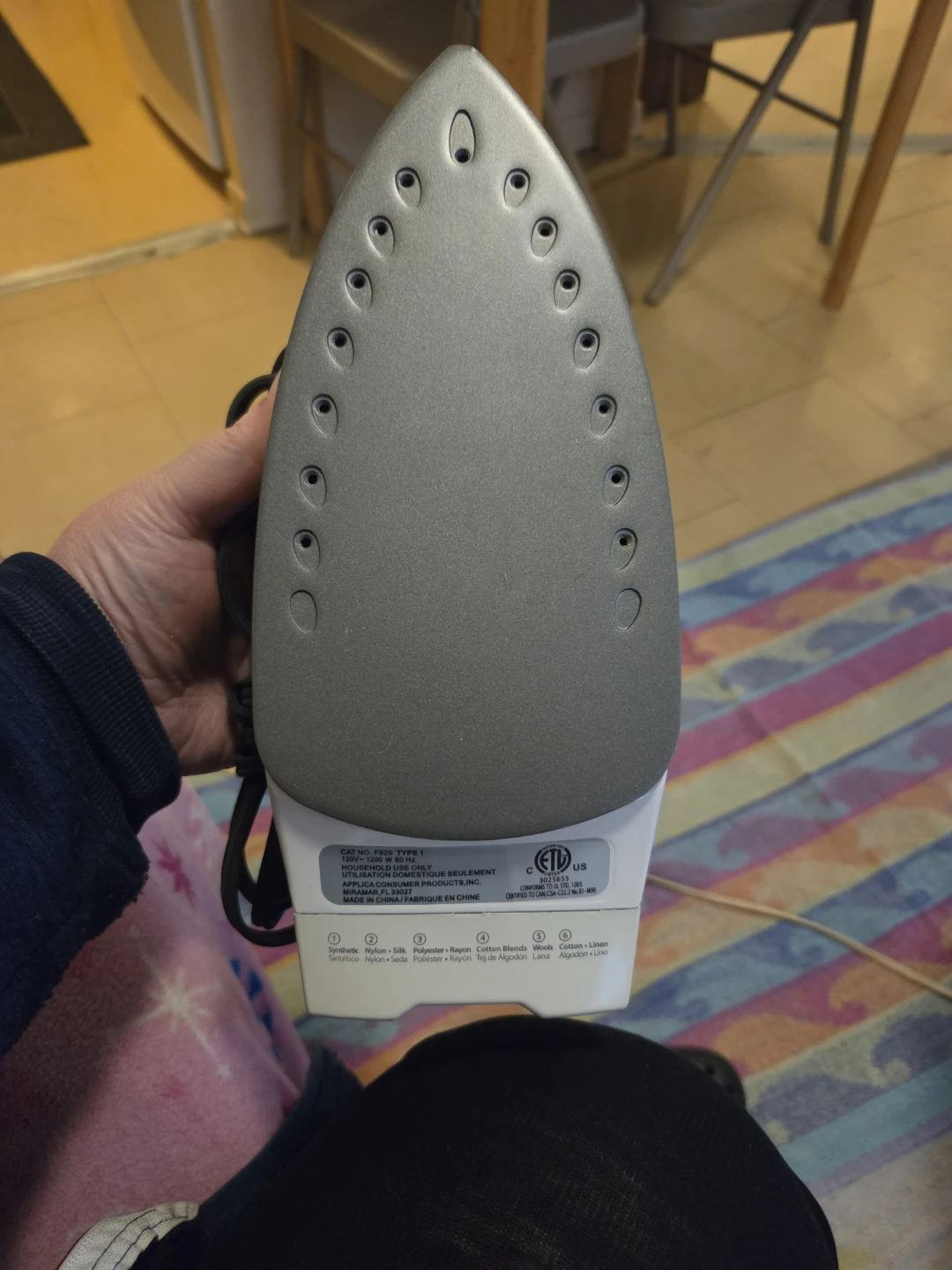 Black & Decker Light 'N Easy Steam Iron (only used once) - photo 3