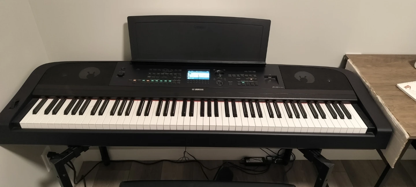 Yamaha DGX-670 Digital Piano