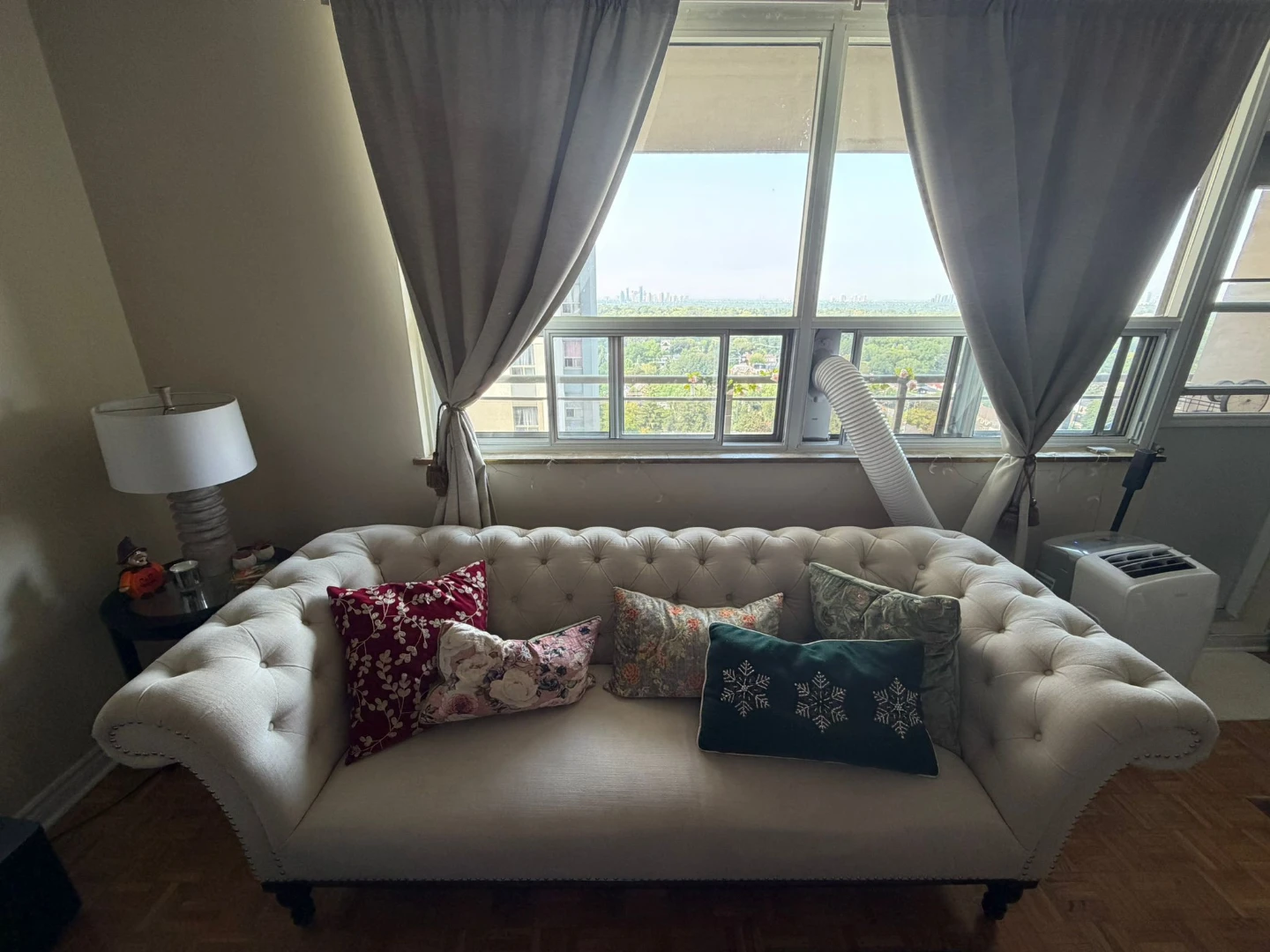 Cream Tufted Chesterfield Sofa and Armchair Set - photo 2