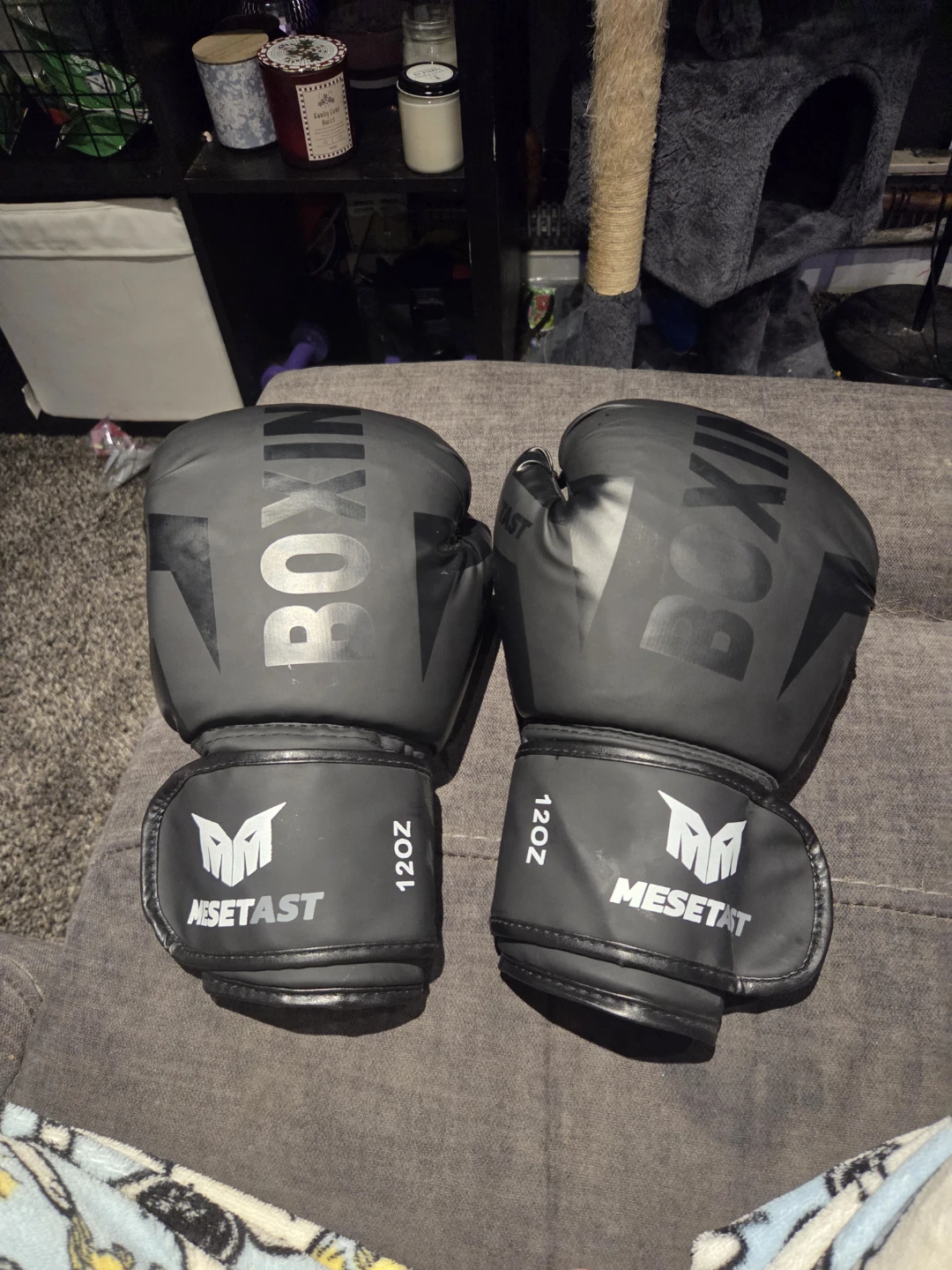 Mesetast Boxing Gloves 12oz made for teens