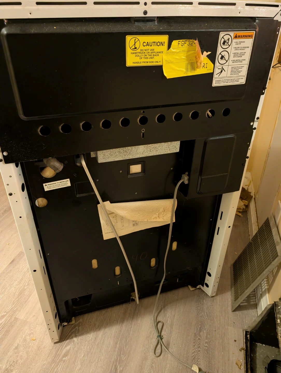 Frigidaire White Gas Range - photo 4