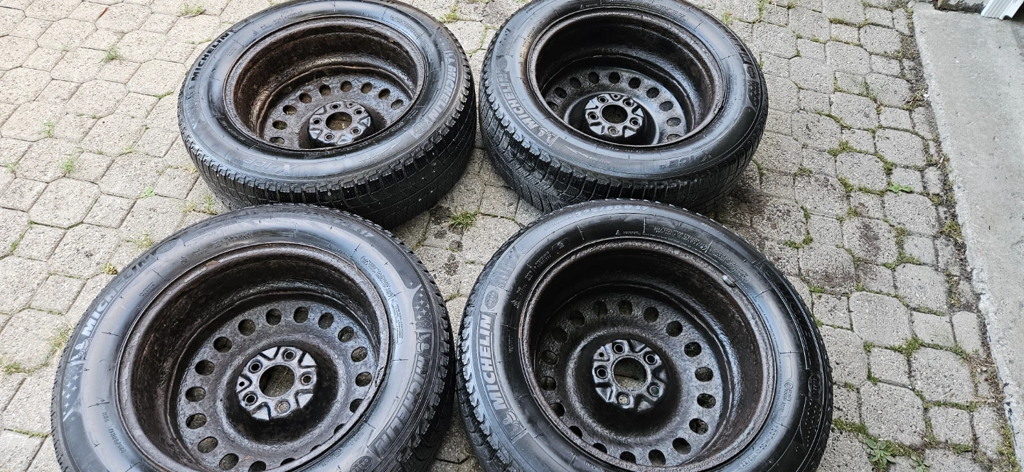 Set of 4 Michelin X-Ice Winter Tires with Steel Rims - photo 2