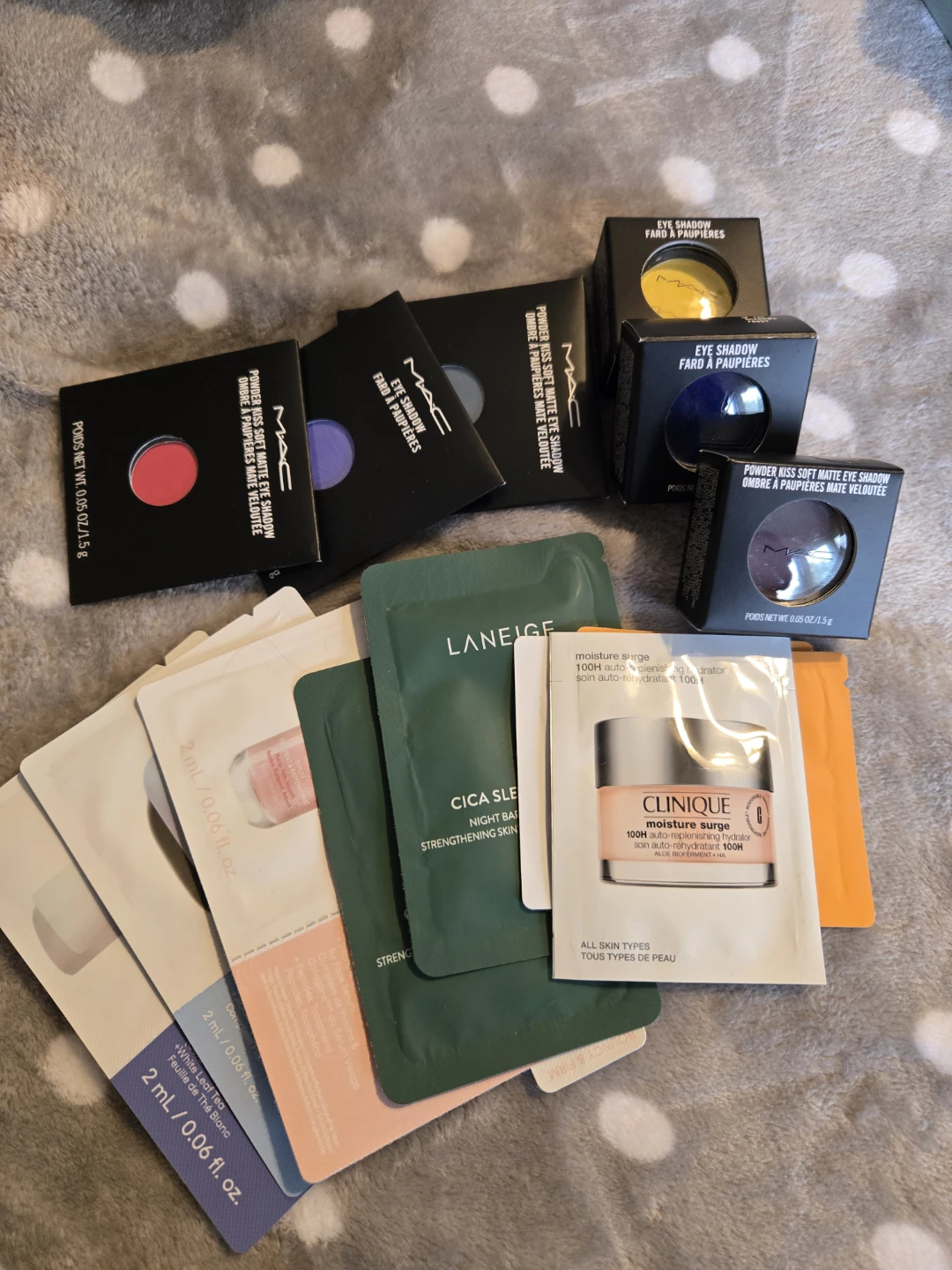 MAC Eyeshadows and Beauty Samples Bundle
