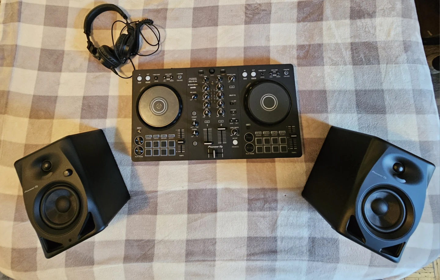 Pioneer DJ DDJ-FLX4 DJ Controller - photo 3