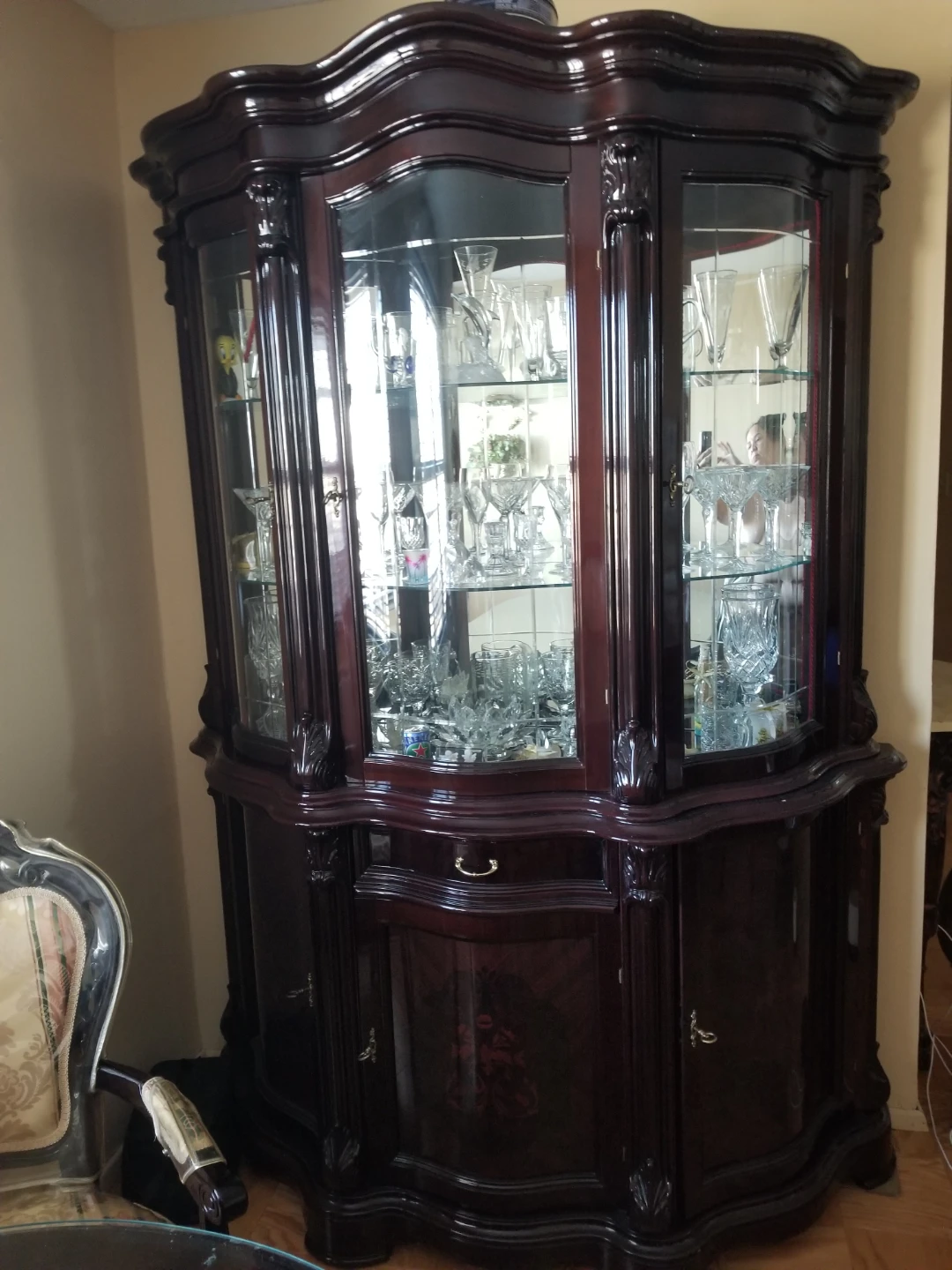 Traditional Dark Wood China Cabinet - photo 4