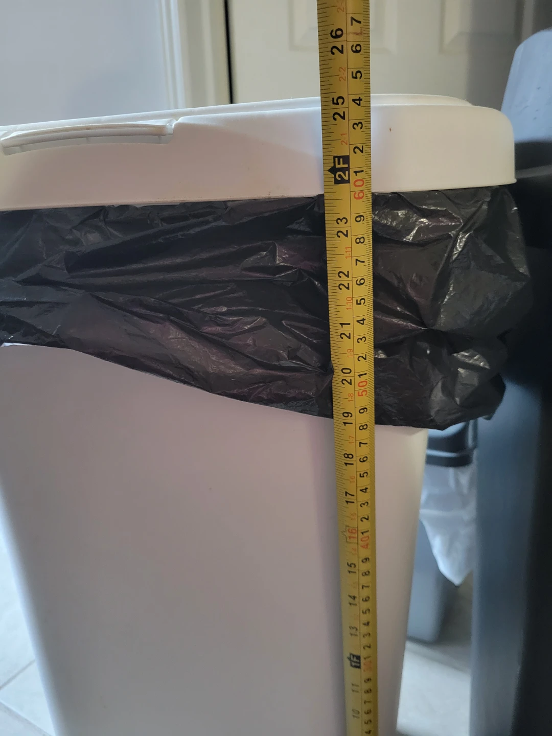 $10 each 13 gallon Trash Can - photo 4