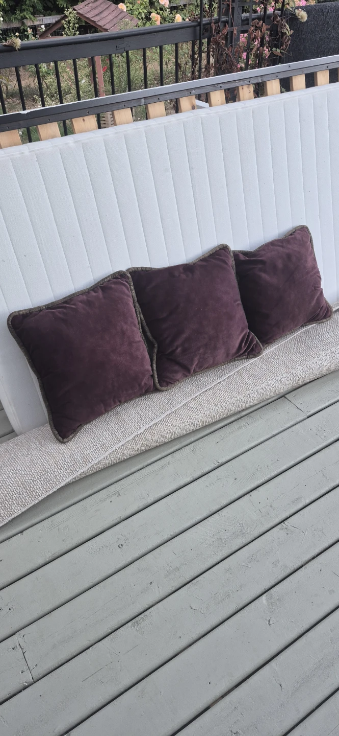 Set of 3 Velvet Throw Pillows