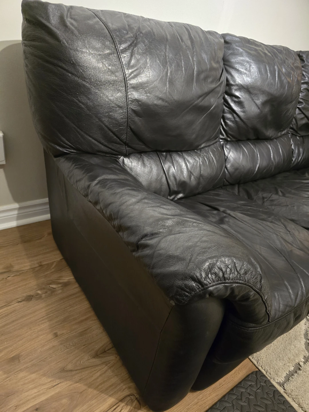 Black Leather Sofa - photo 5