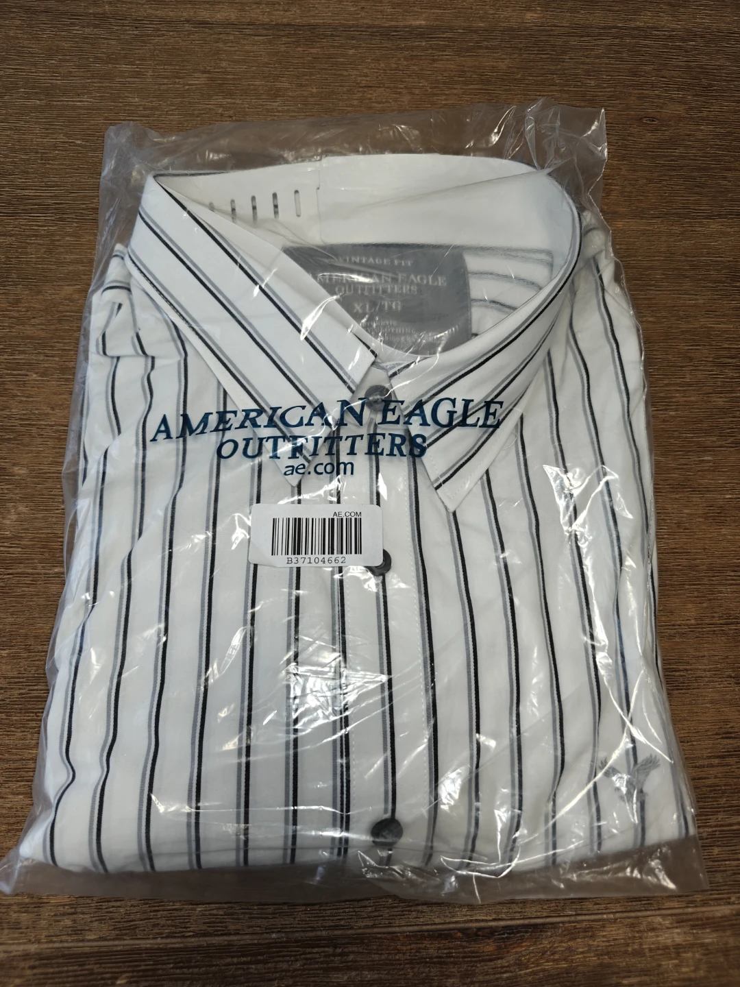 American Eagle Outfitters Vintage Fit Shirt