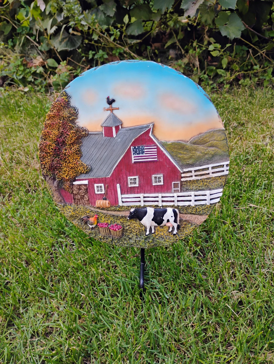 COLORFUL FARM-THEMED PLAQUE WITH STAND