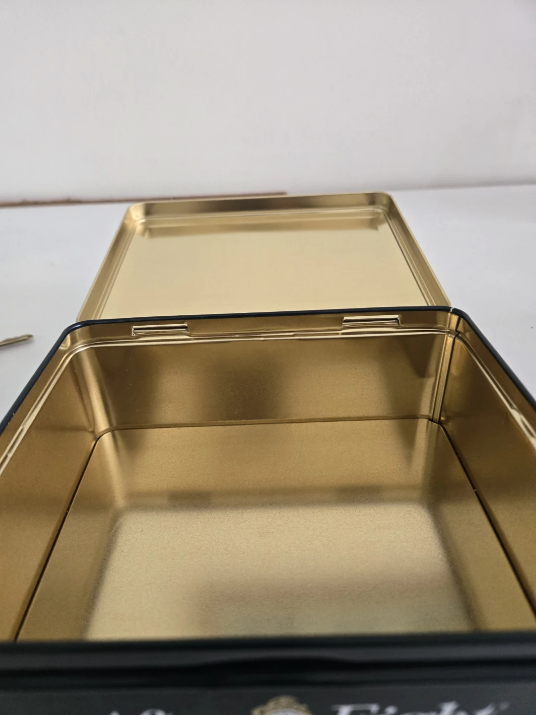 Vinage After Eight empty metal storage tin - photo 5
