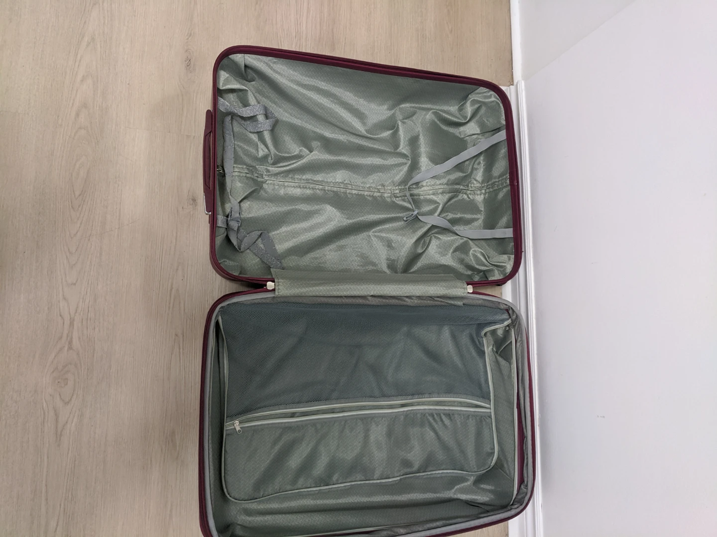 Large hard shell luggage - photo 5