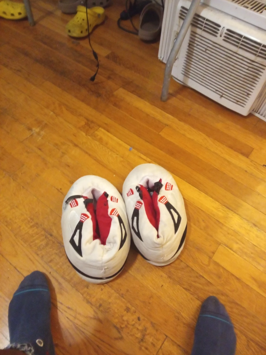 Air Jordan 4 Style Plush Slippers