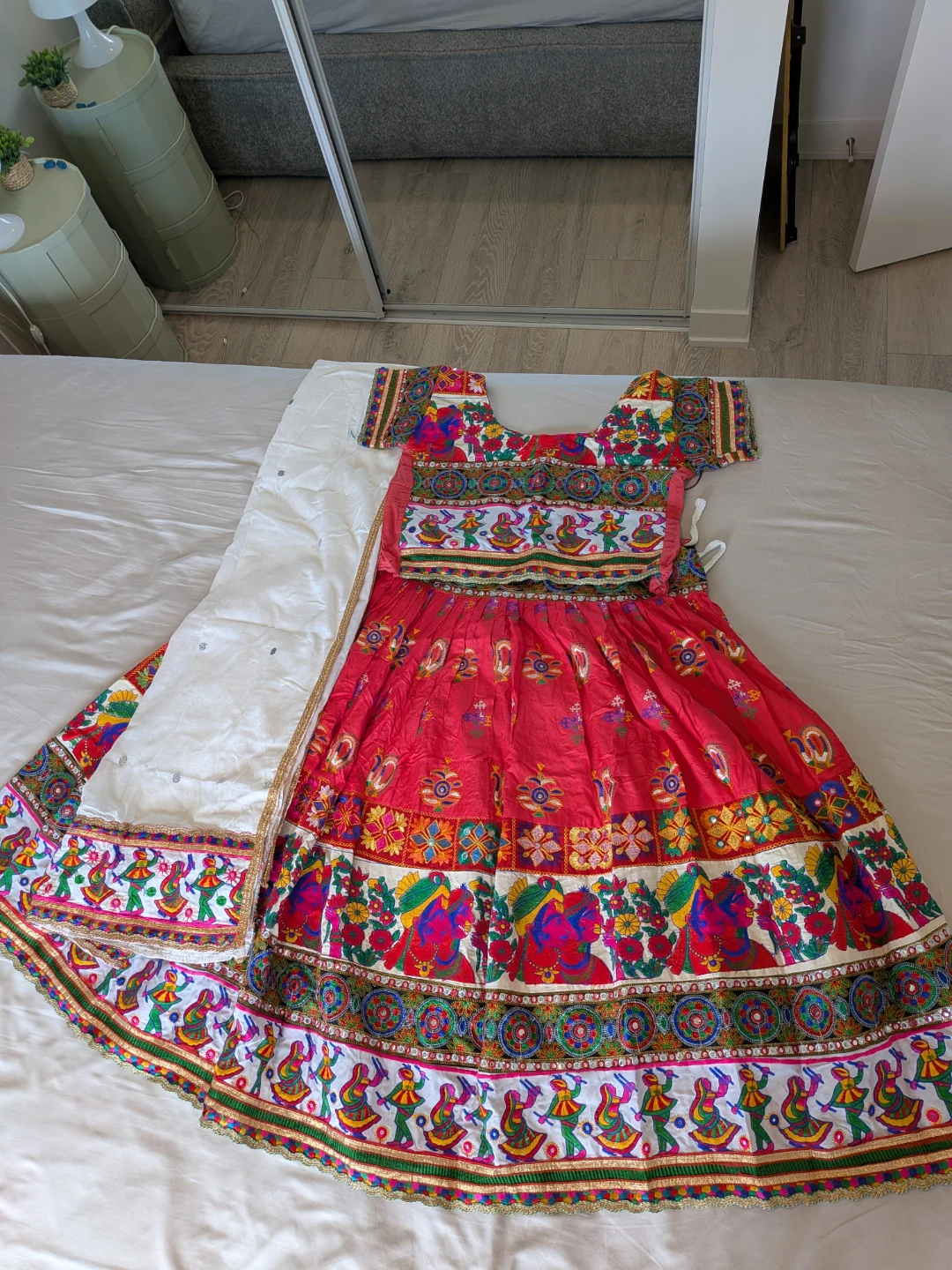Indian Ethnic Lehenga Choli Sets and Fashion Jewellery