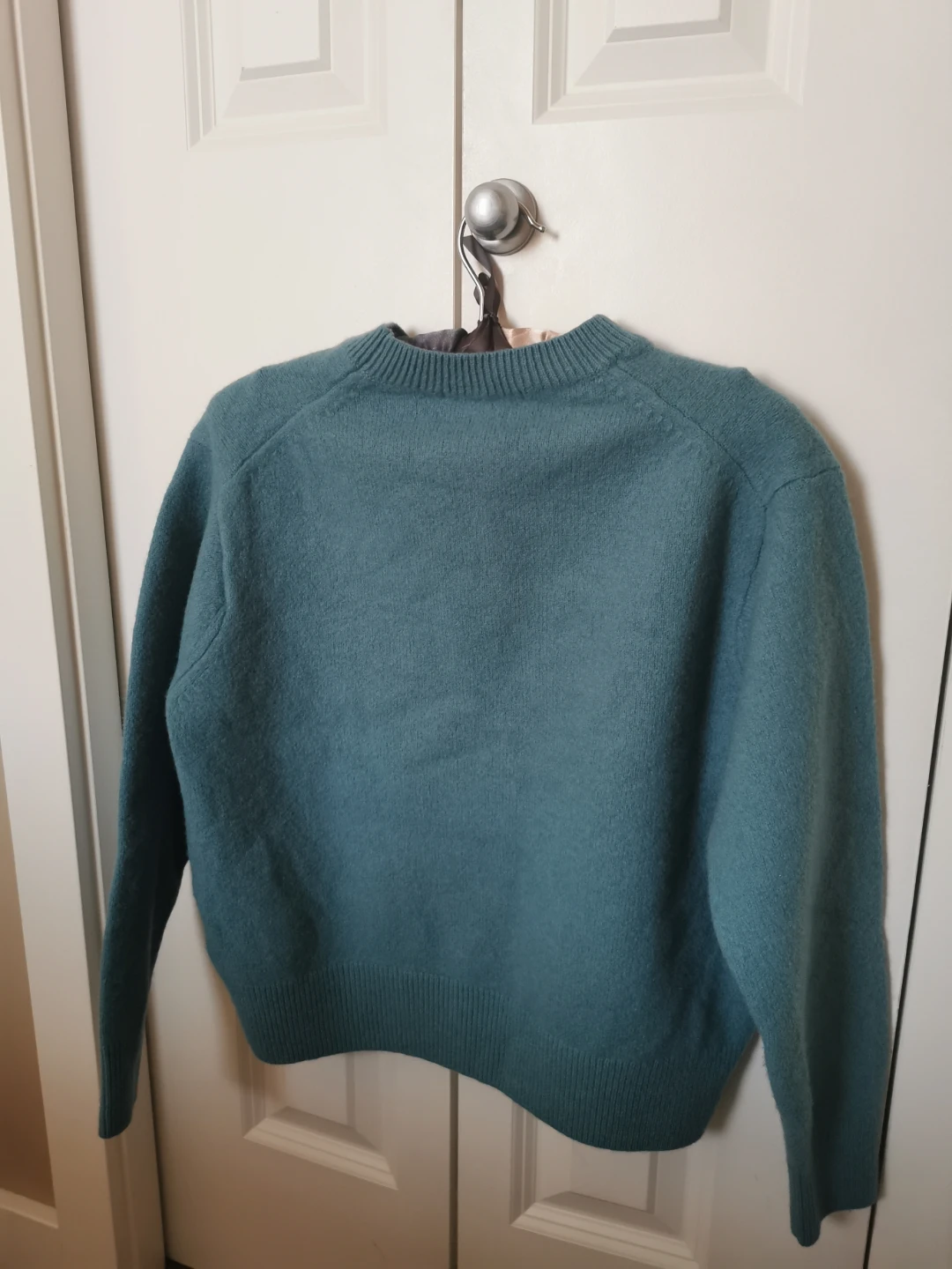 Uniqlo 100% Wool Sweater size Medium - photo 2