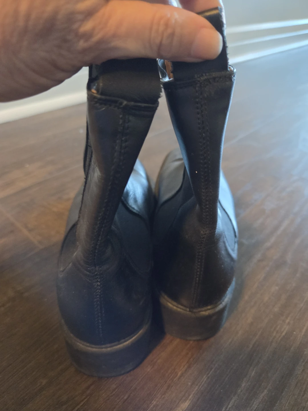 Black Leather Chelsea Boots - photo 3