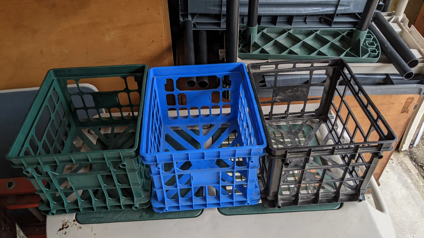 LOT OF 7 MILK CRATES ITEM HOLDER - photo 2