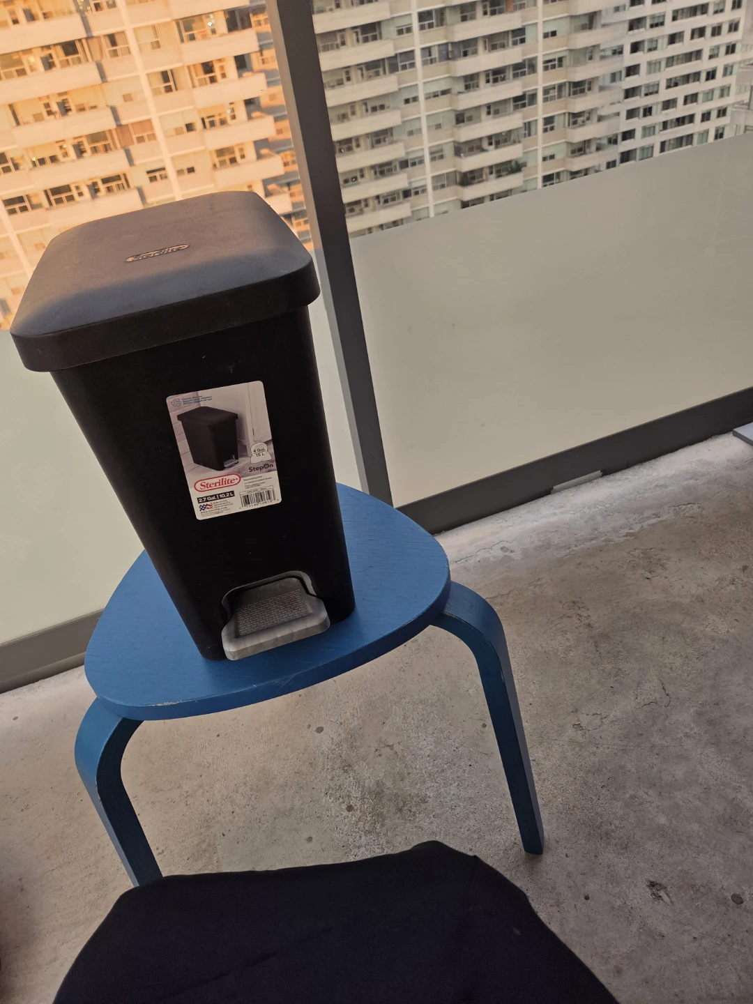 Sterilite Step-On Wastebasket - photo 2