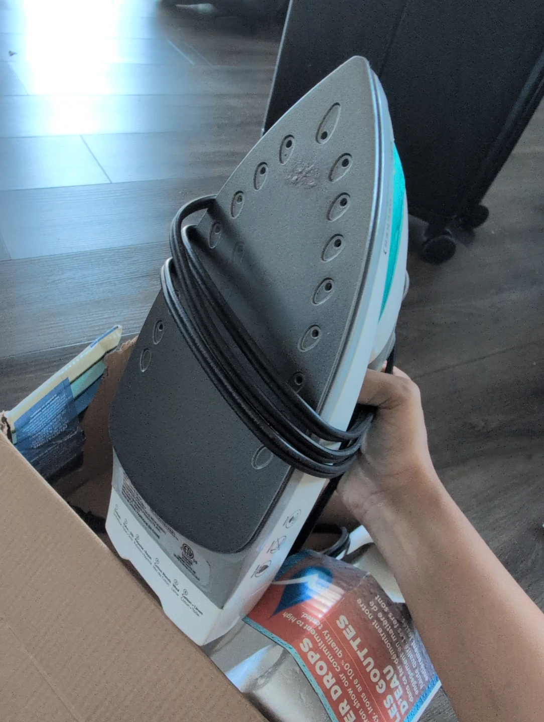 Black+Decker Light 'n Easy Steam Iron - photo 2