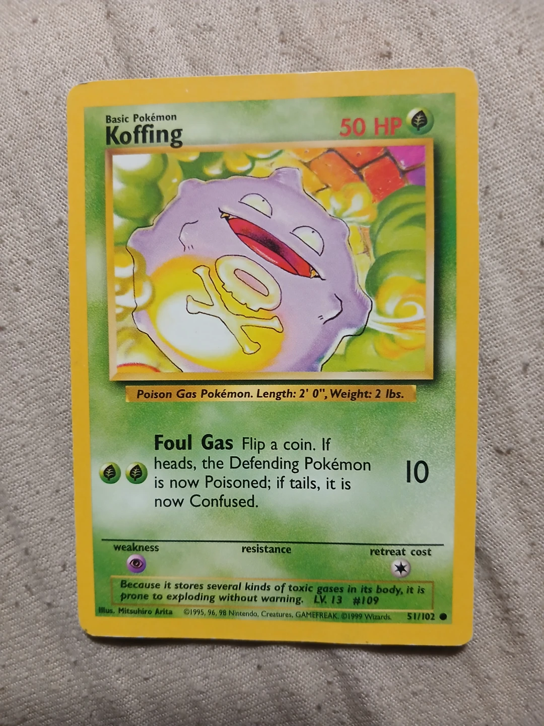 Koffing 51/102 1999 Pokémon Card