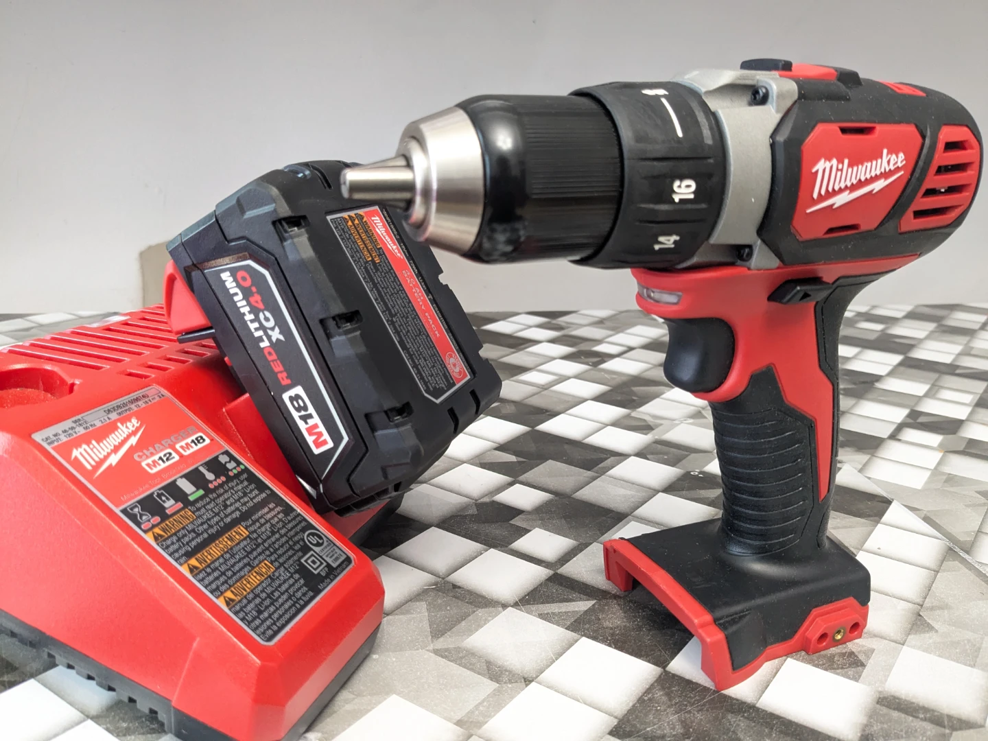 M18 Milwaukee Cordless 1/2" Drill Driver Combo Kit - photo 3