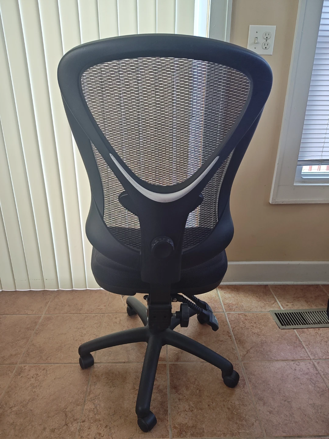 Black Mesh Office Chair - photo 3