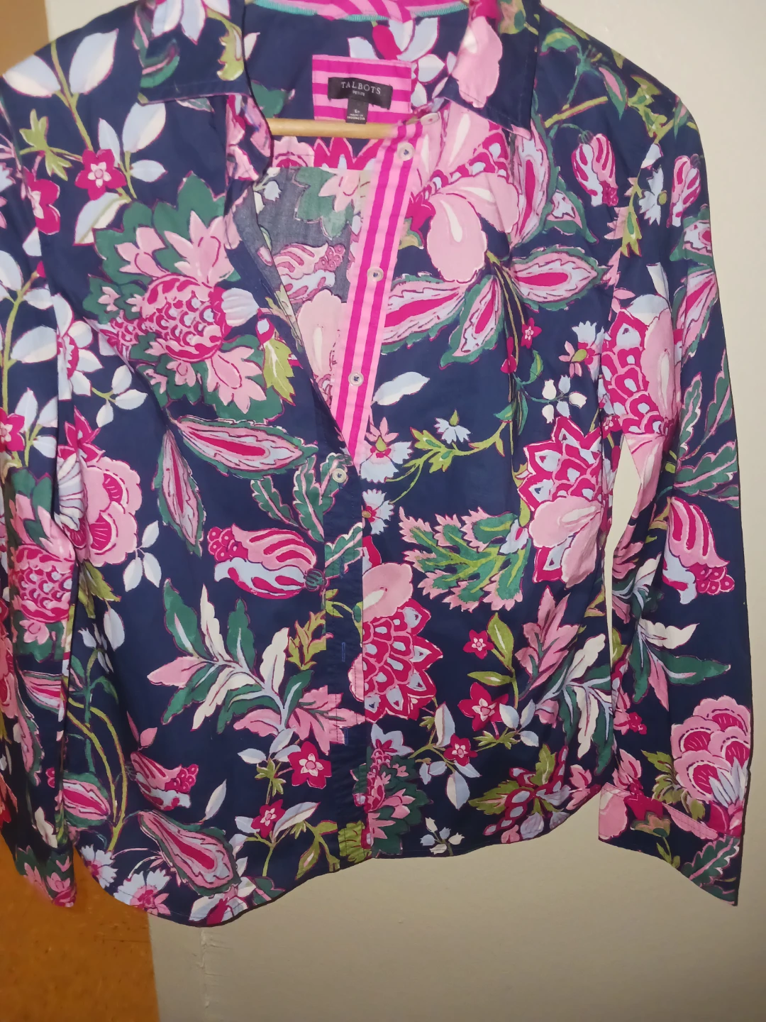 🏈 Talbots Petite Floral Button-Down Shirt - photo 2