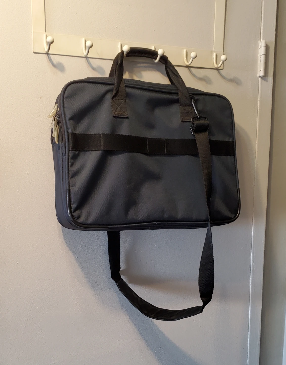 Tracer  Laptop Crossbody Bag  New - photo 2