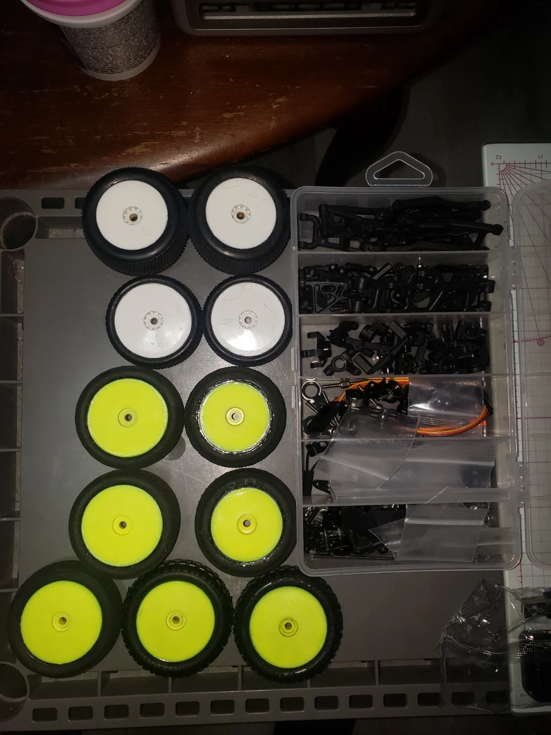 Losi mini b and losi mini t with extras. - photo 2