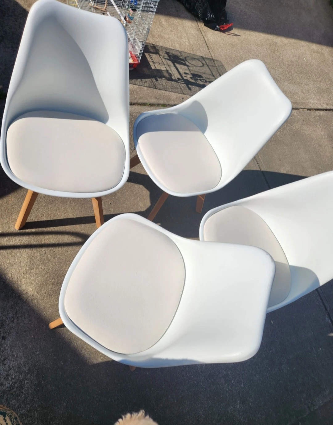 Like new Set of 4 dining chairs very comfortable