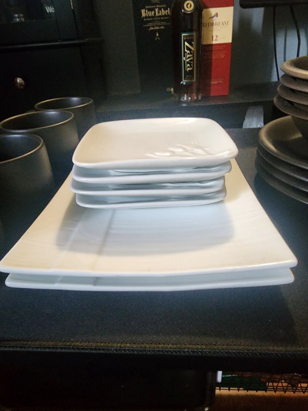 Mixed Dinnerware Set: Black and White Pieces - photo 3