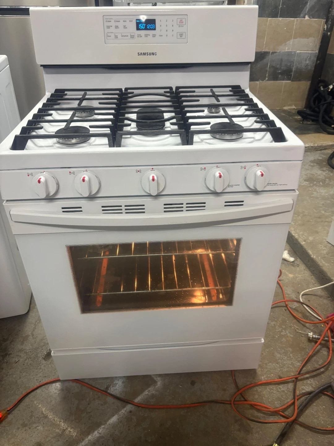 Samsung 30in White Gas Range