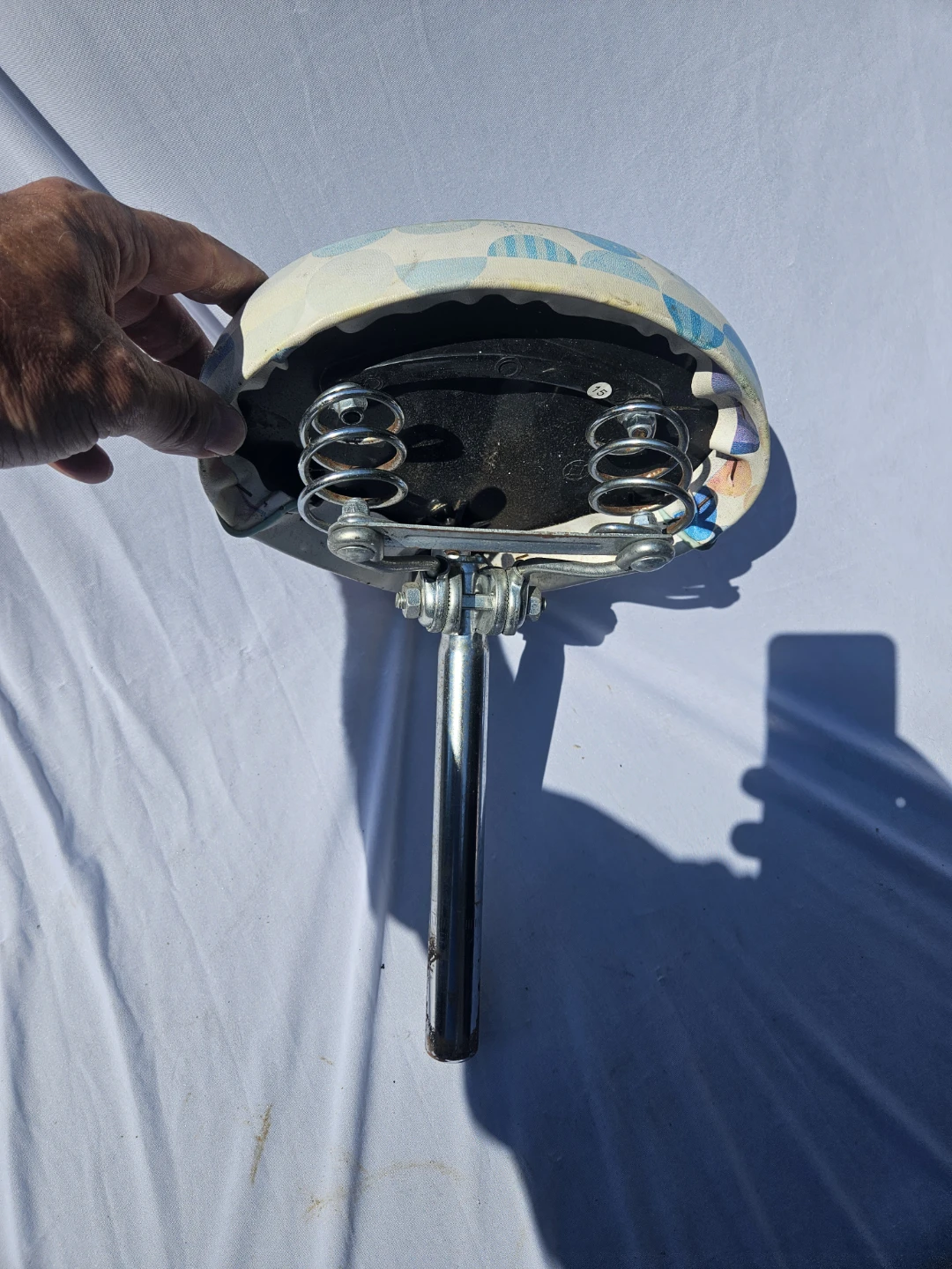 White Comfort Bicycle Seat - photo 2