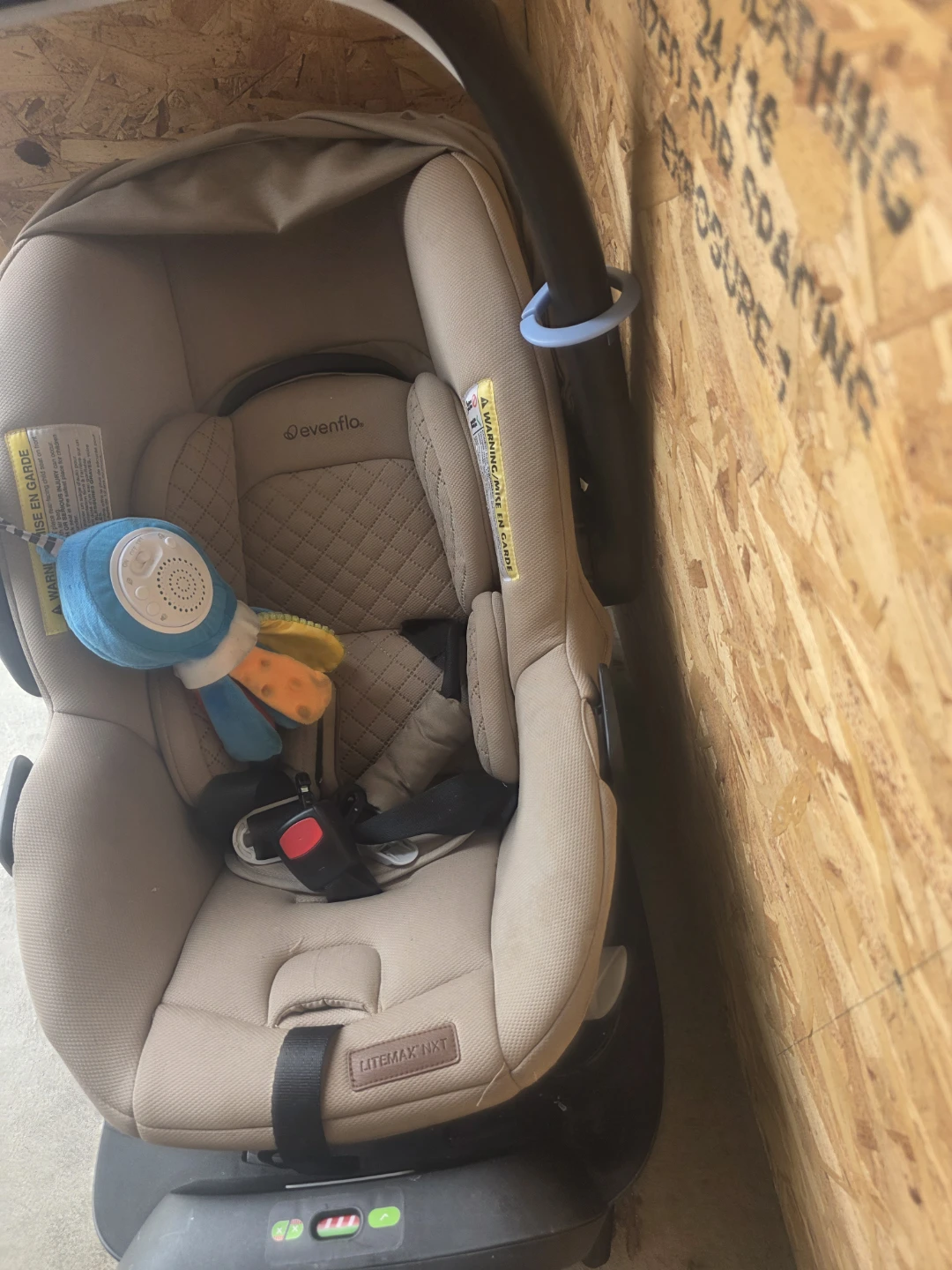 Evenflo Revolve360 Litemax NXT Car Seat - photo 3
