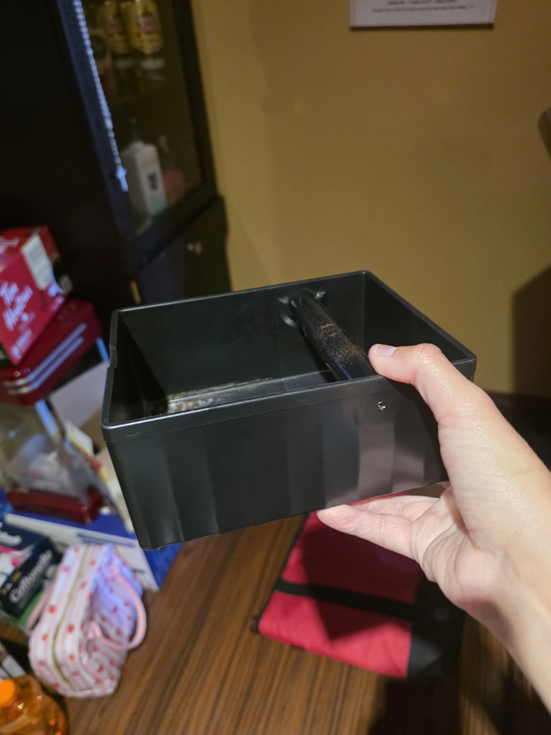 Knock off container for coffee grinds