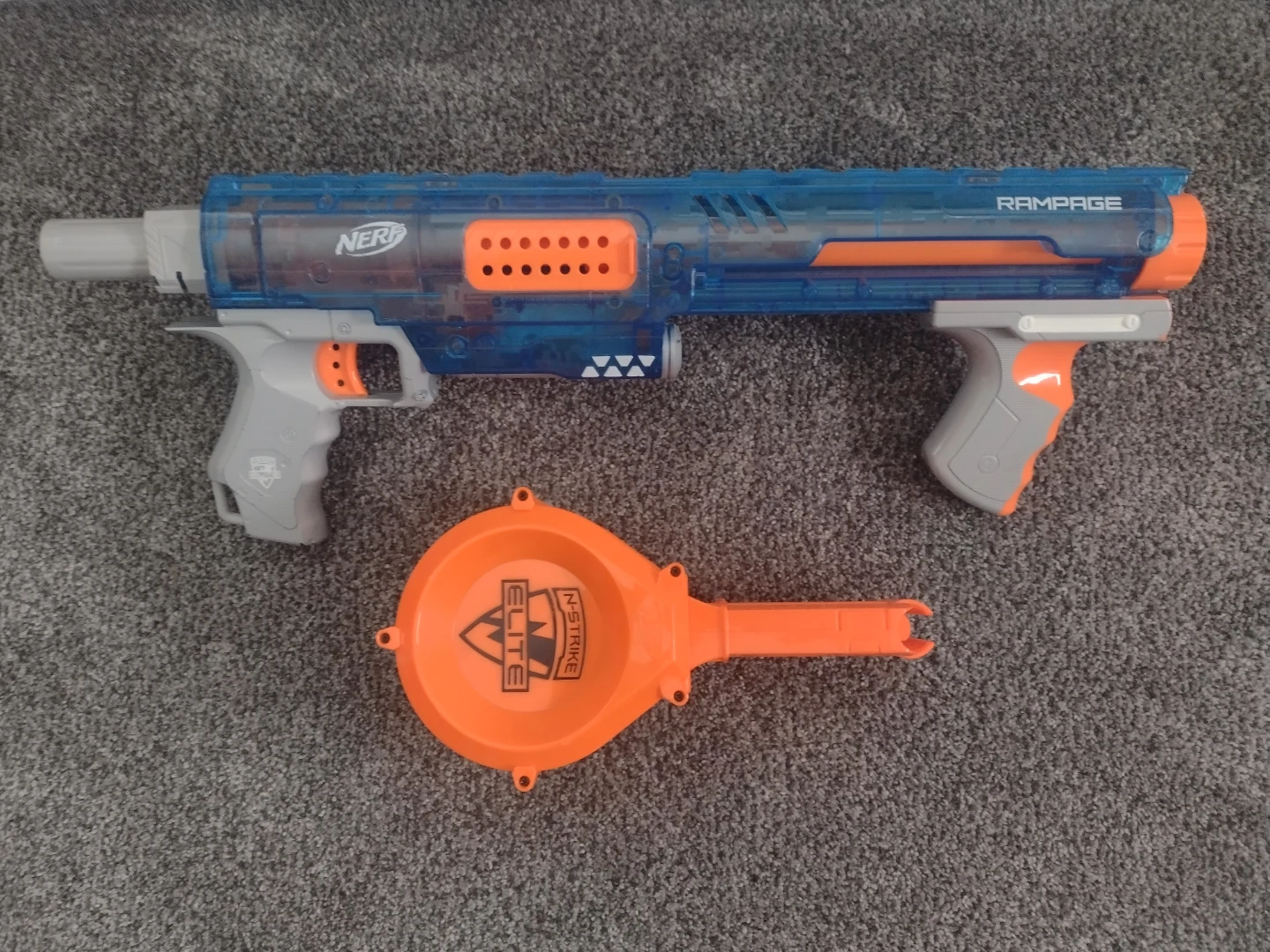 Collection of 8 Assorted Nerf Blasters - photo 4