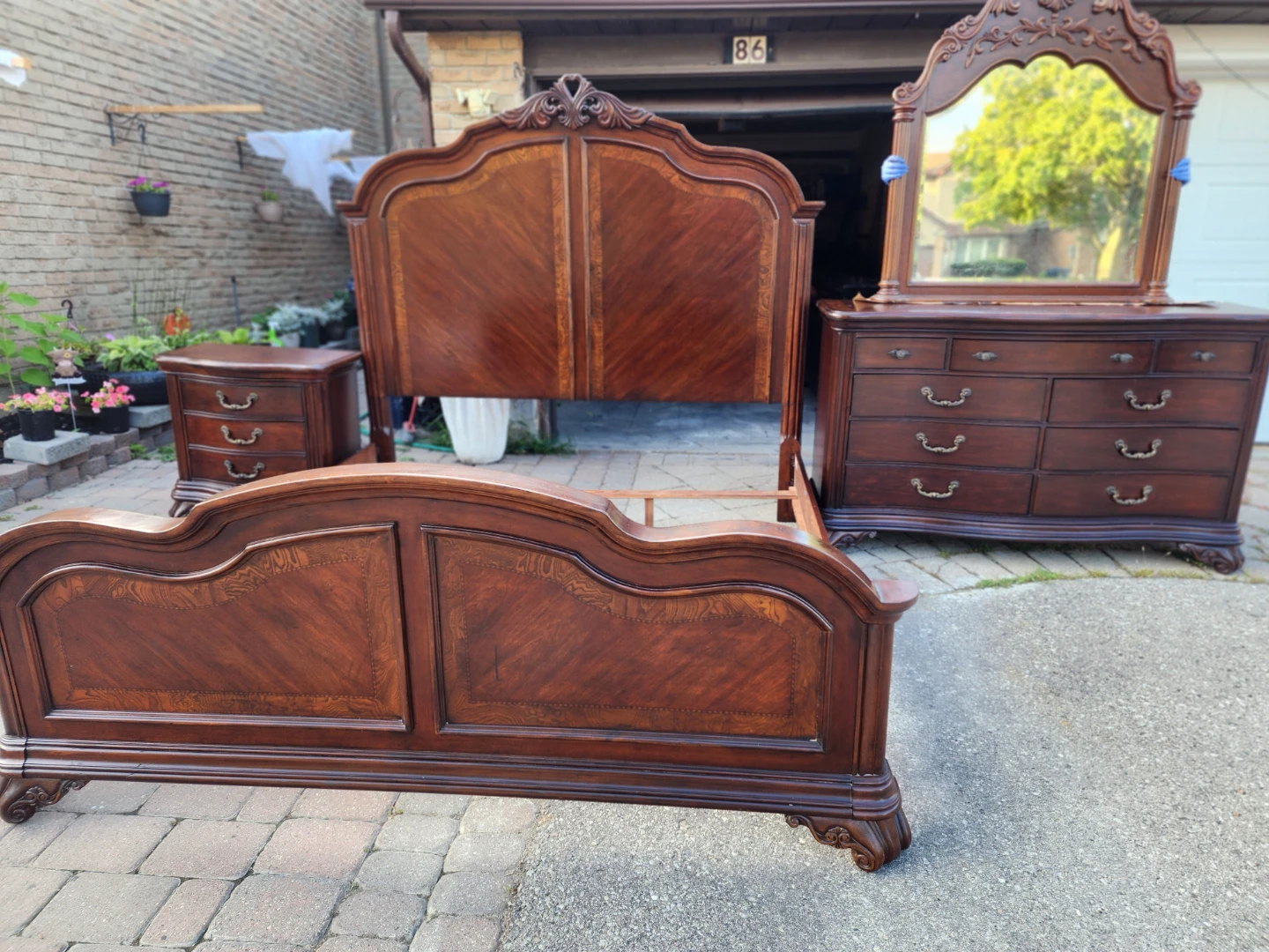 King furniture set.. delivery free - photo 2