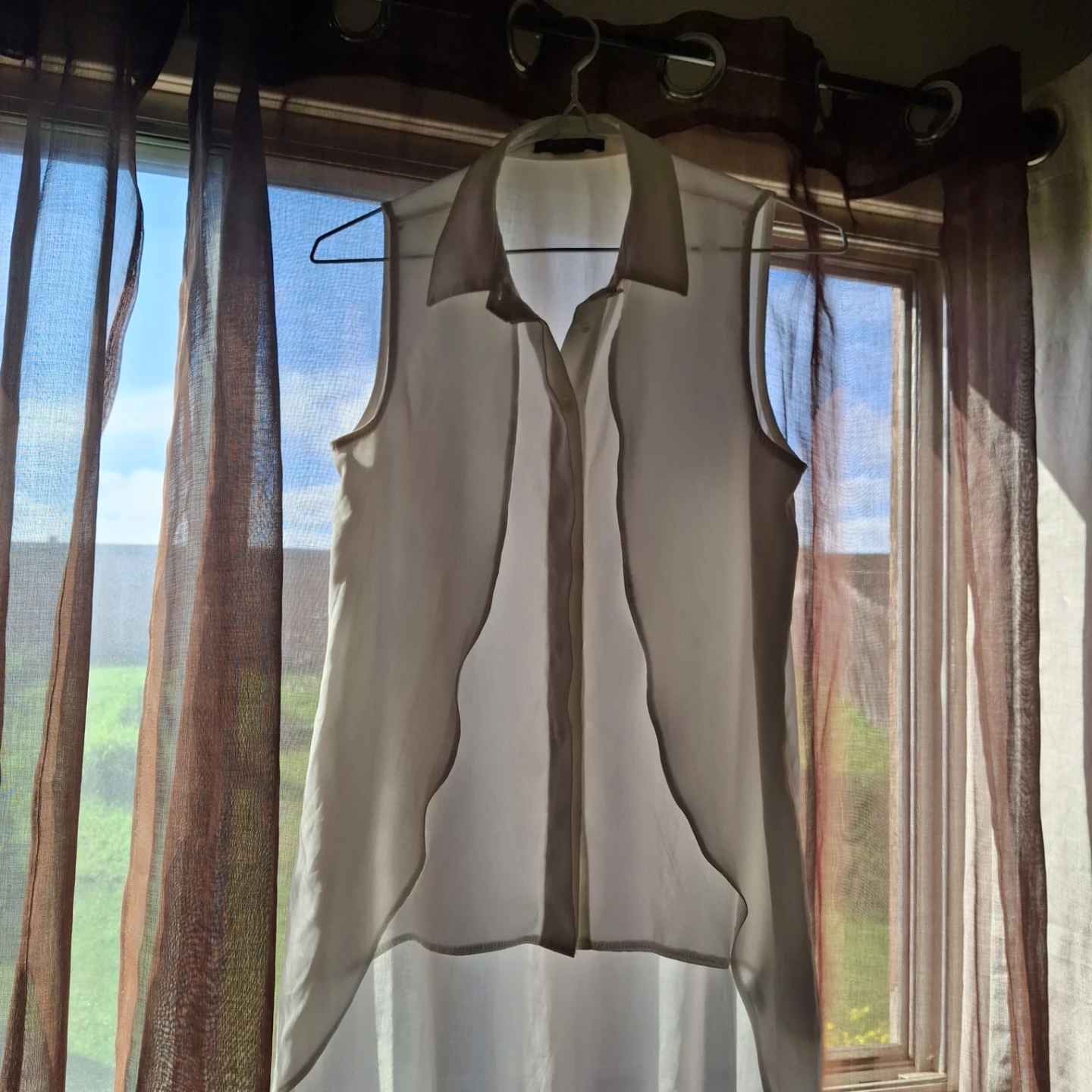 Suzy Shier Sleeveless White Blouse