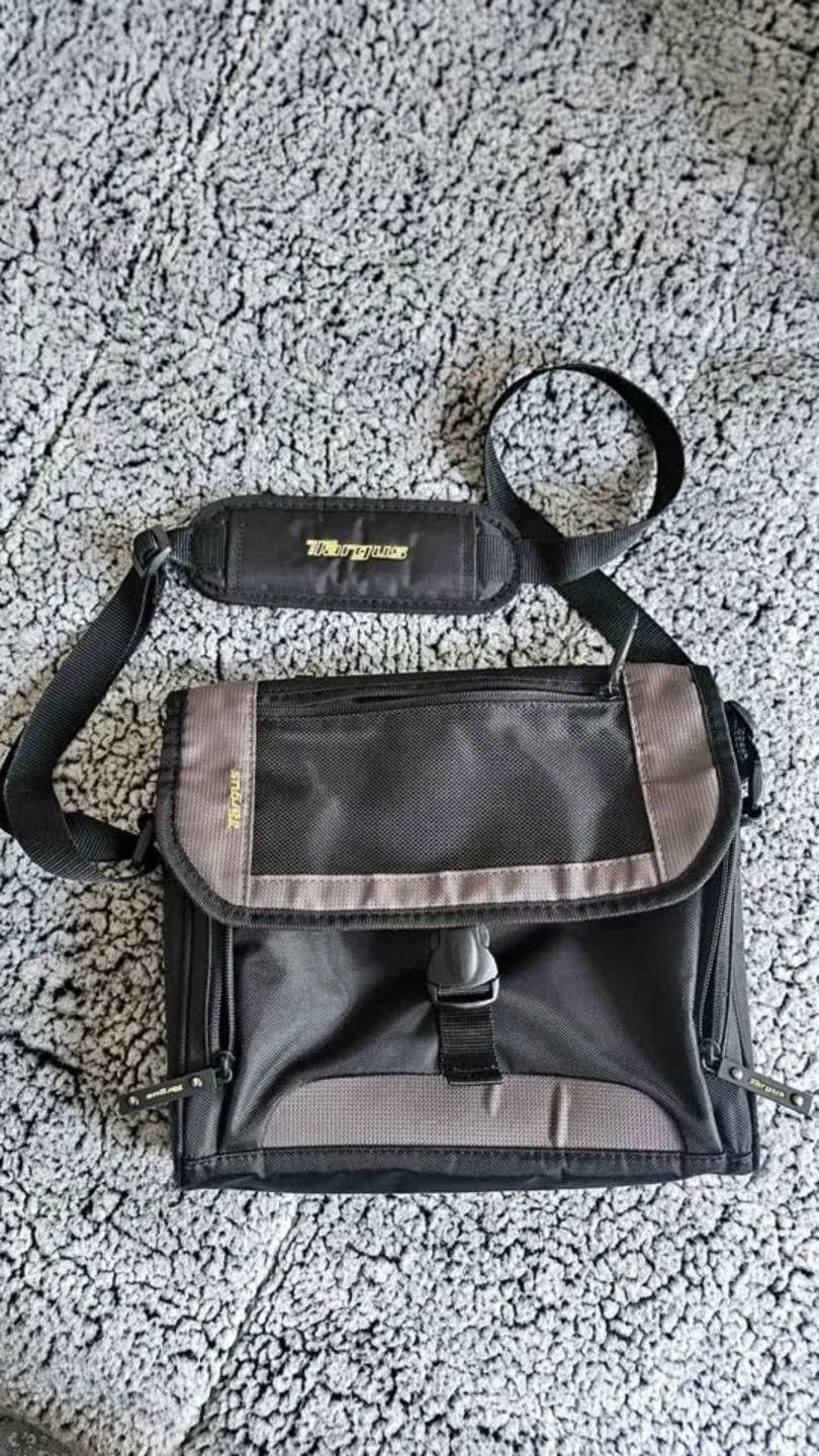 Targus Messenger Bag / Laptop Bag / Briefcase 11 inch