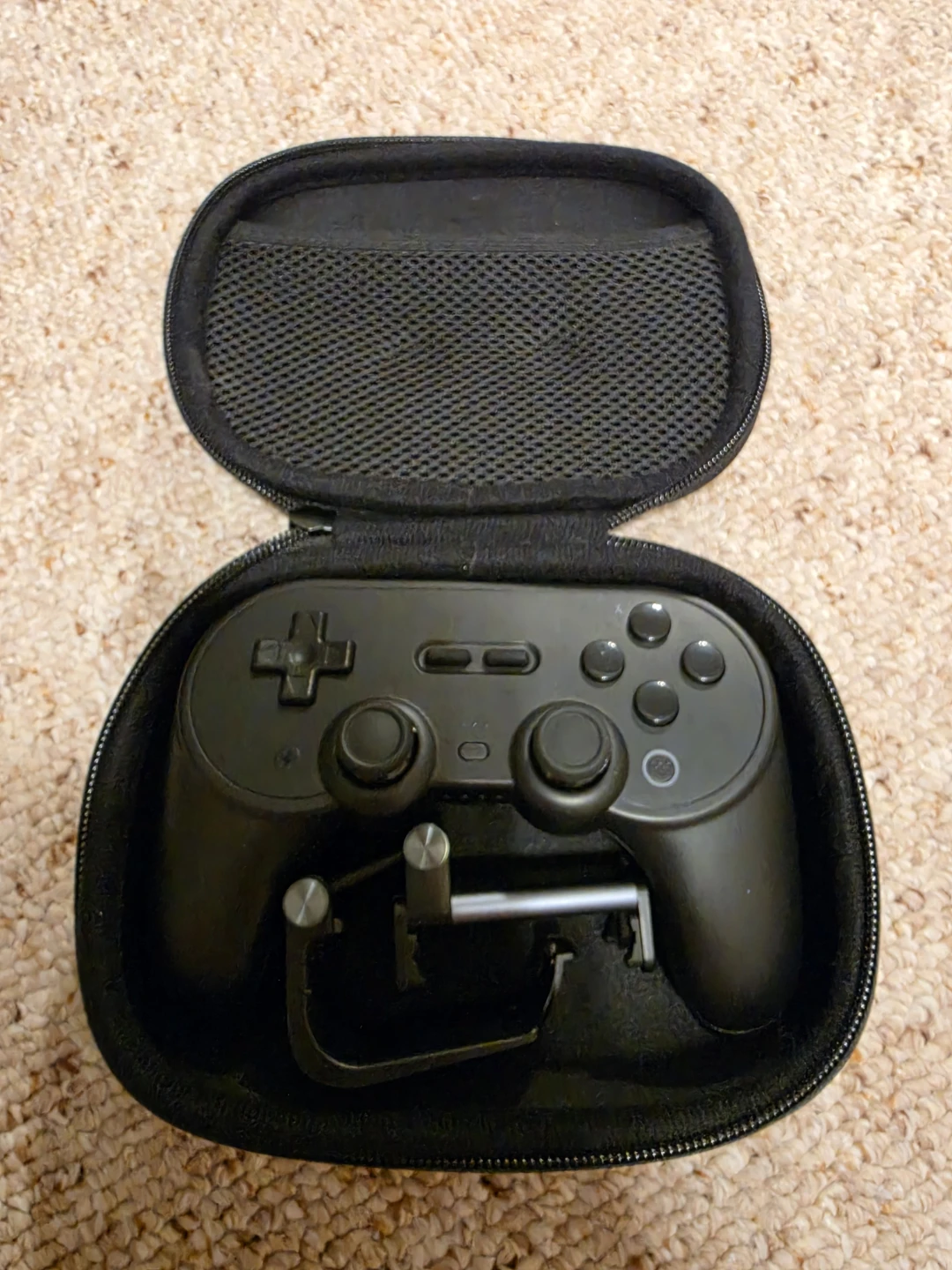 8BitDo Pro 2 Controller + Phone Mount & Case - photo 5