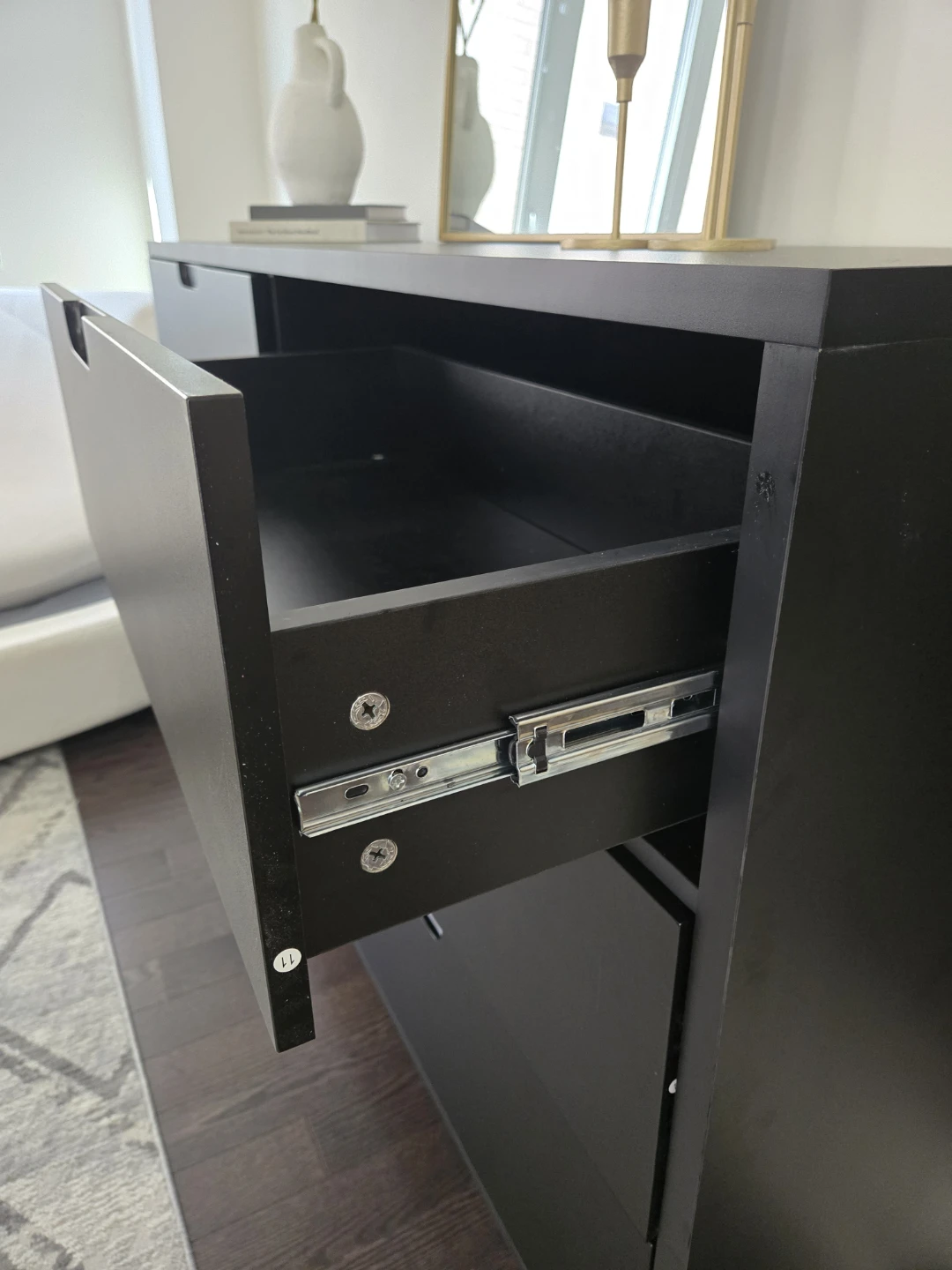 Warehouse sale : Black dresser - photo 2